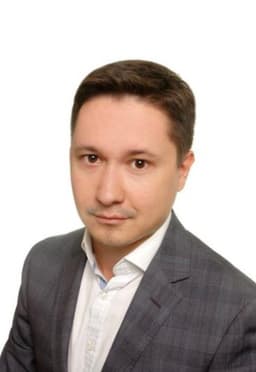 Роман Искандаров